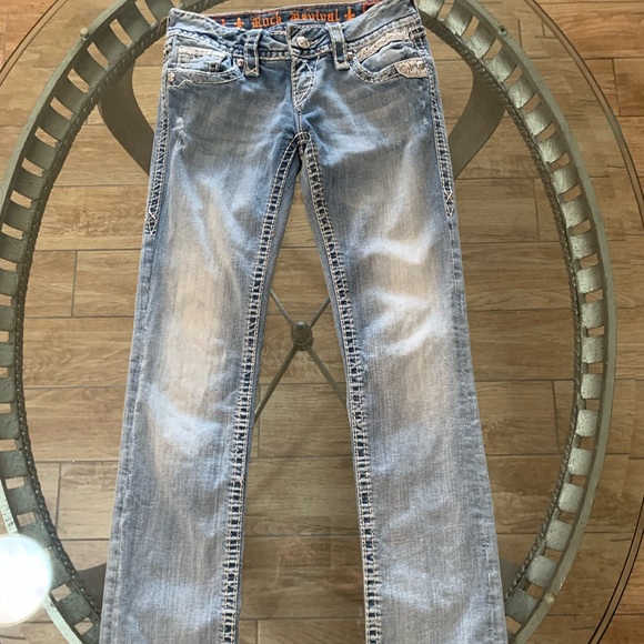 Women’s Rock Revival Jeans - Picture 2 of 3